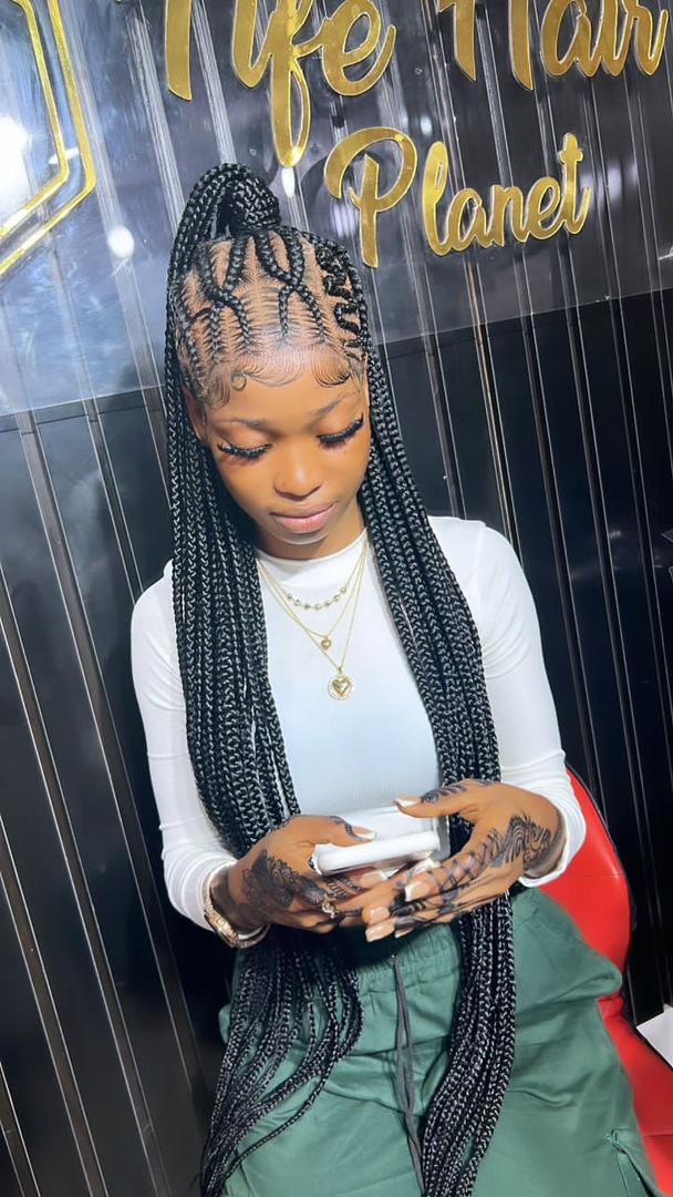 Jhenny’shairline, we sell all types of human hair and sneakers