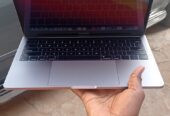 Mac Book Pro 2017 (touch bar ID)