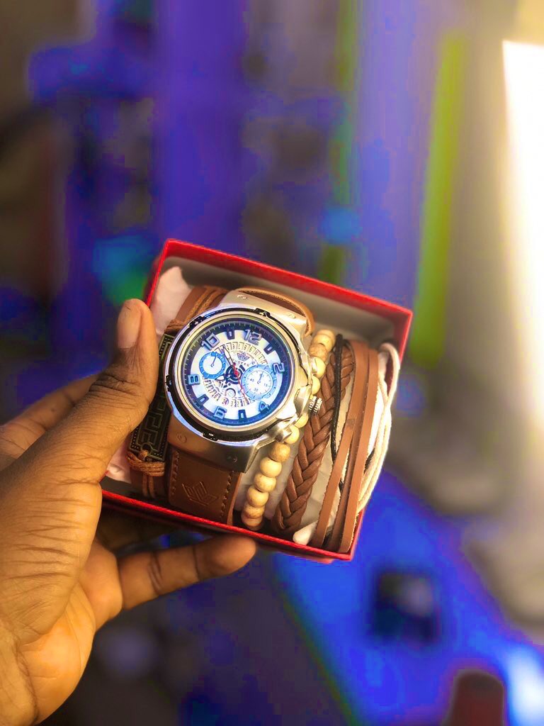 Fashion watch with three bracelet