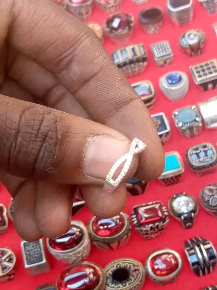 Azurfa (silver ring)