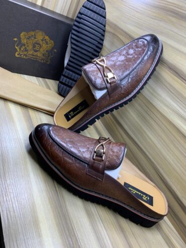 Traditional and corporate shoe