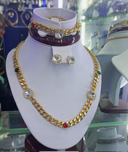 Gorgeous neckless set