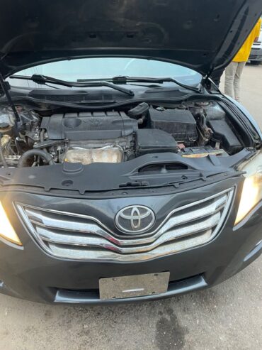 Neatly used Toyota Camry 2011