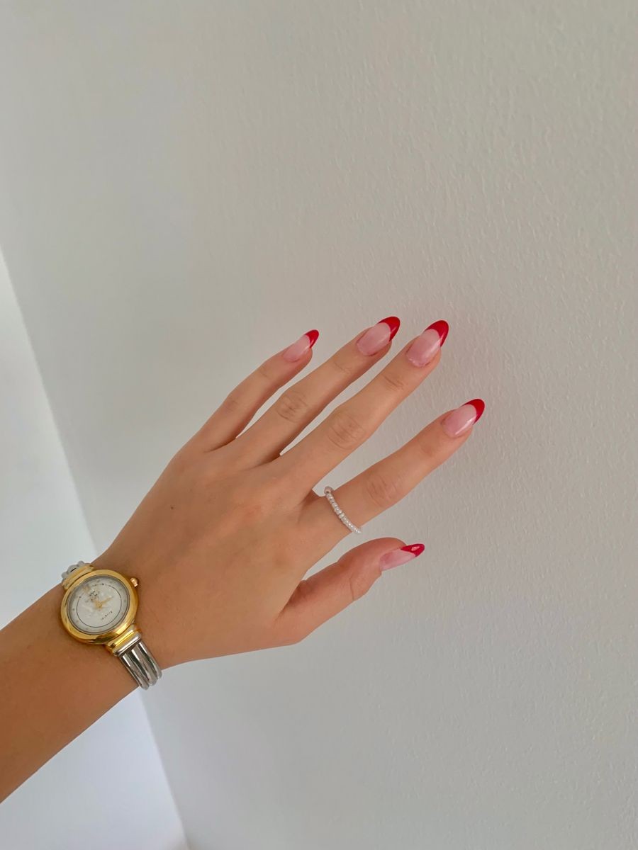 Acrylic nails, gel nails etc