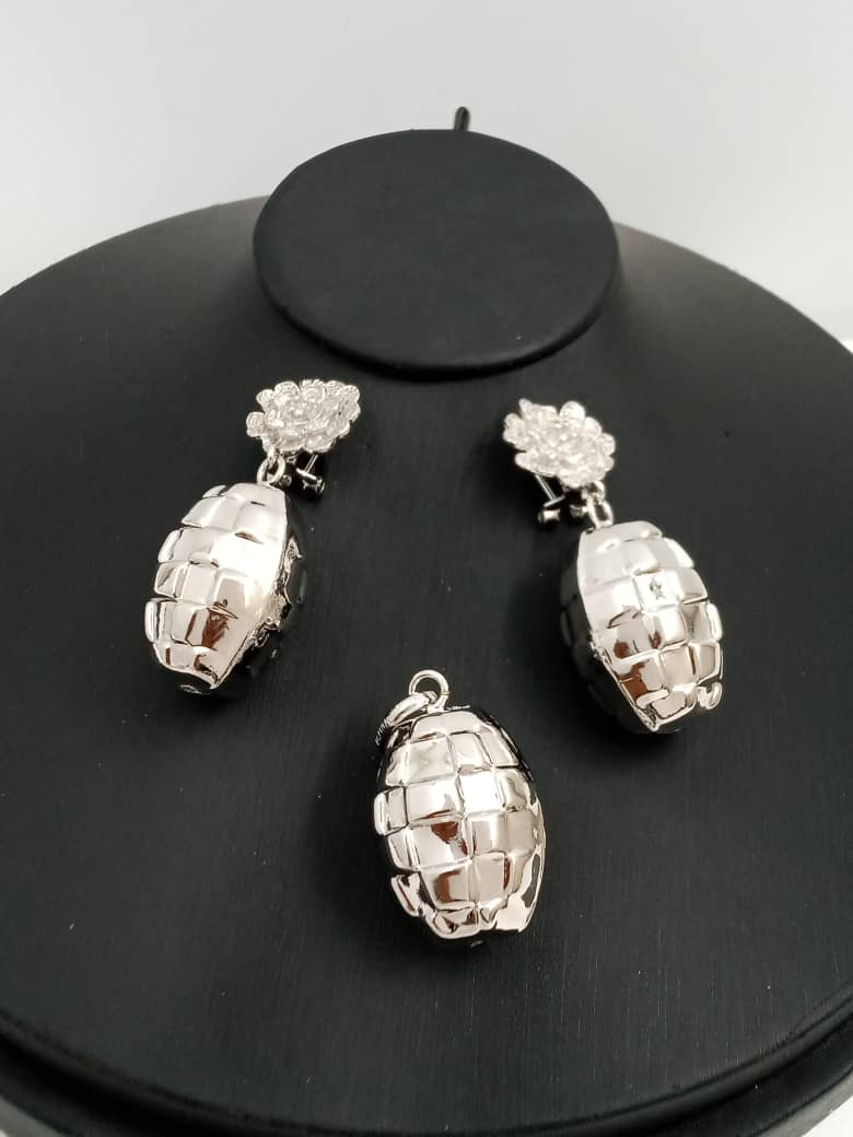 Jewelleries