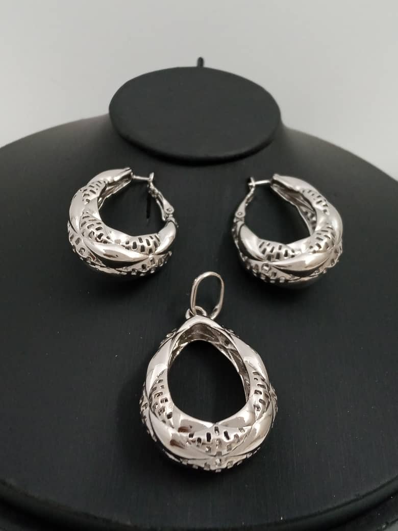 Jewelleries