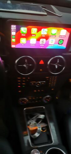Mercedes Benz Android screen with reverse camera