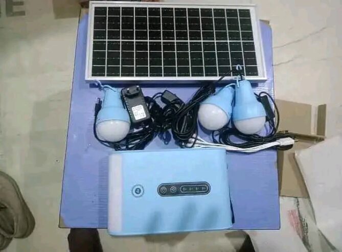 Mini solar generator