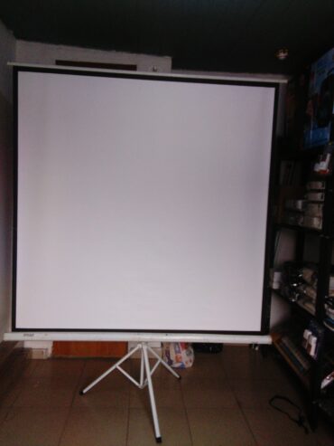 Tripod screen