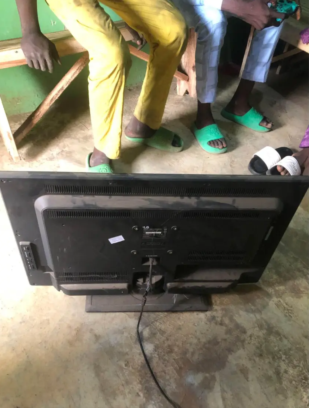 Clean 35inches LG plasma TV