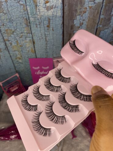 Easy to wear Strip Lashes in Nigeria