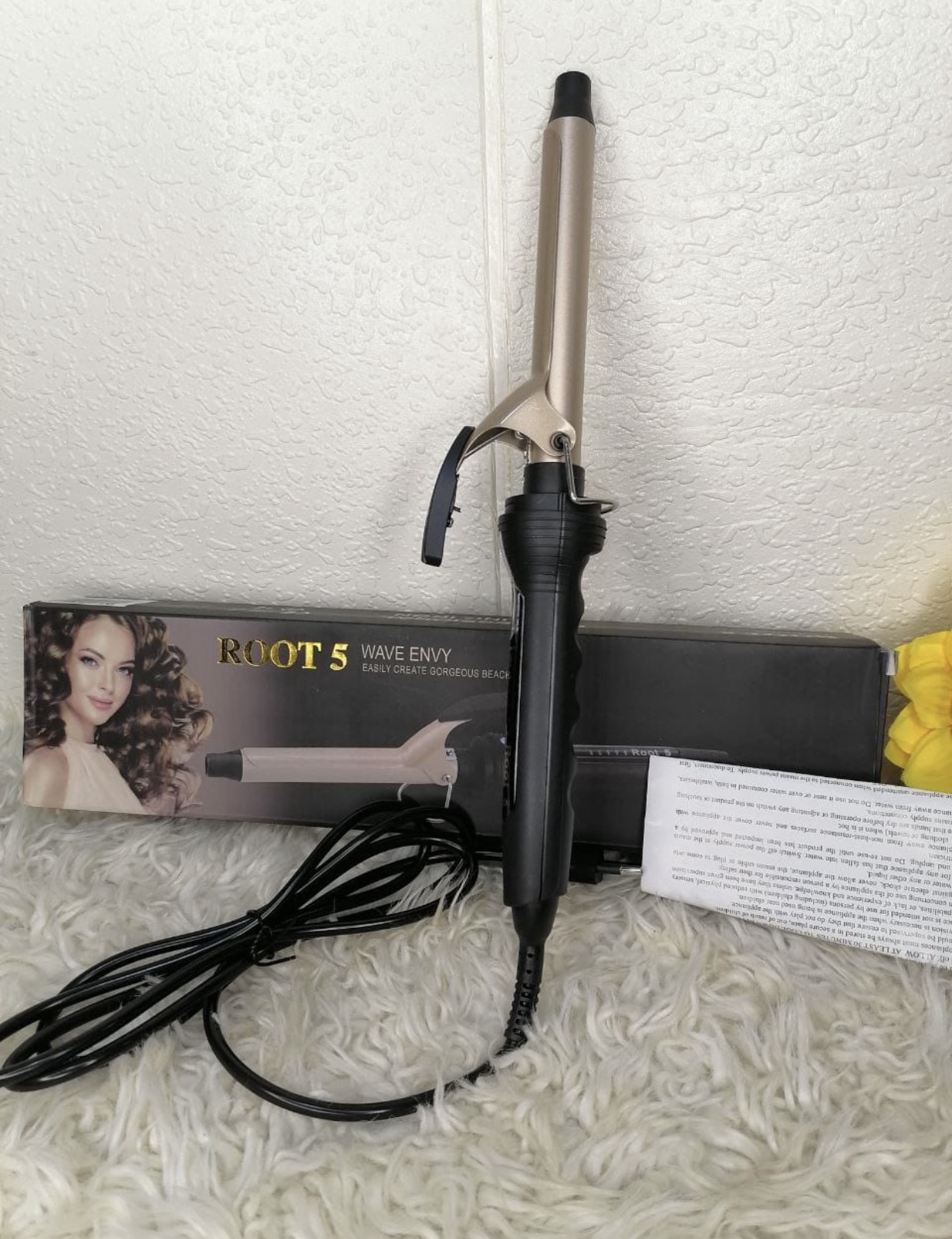 Digital display hair curling tong