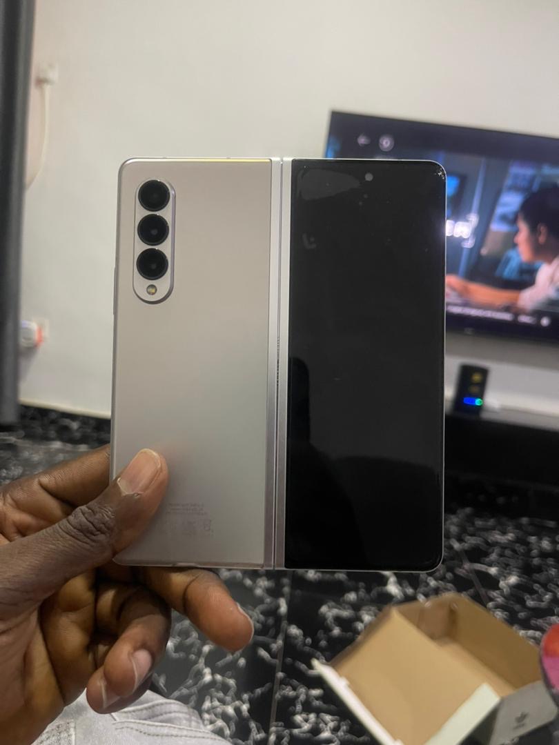 Samsung Galaxy Z Fold 3