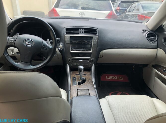 Lexus ls250