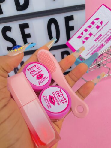 Female pink lip set