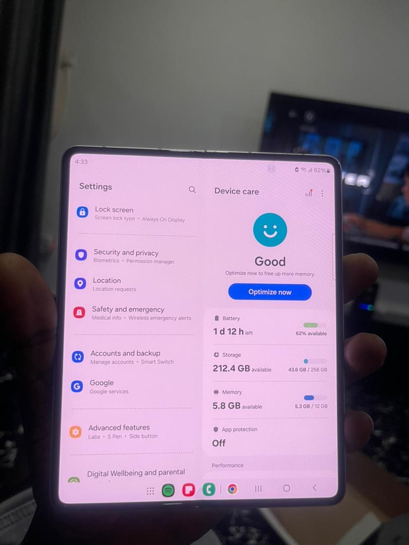 Samsung Galaxy Z Fold 3