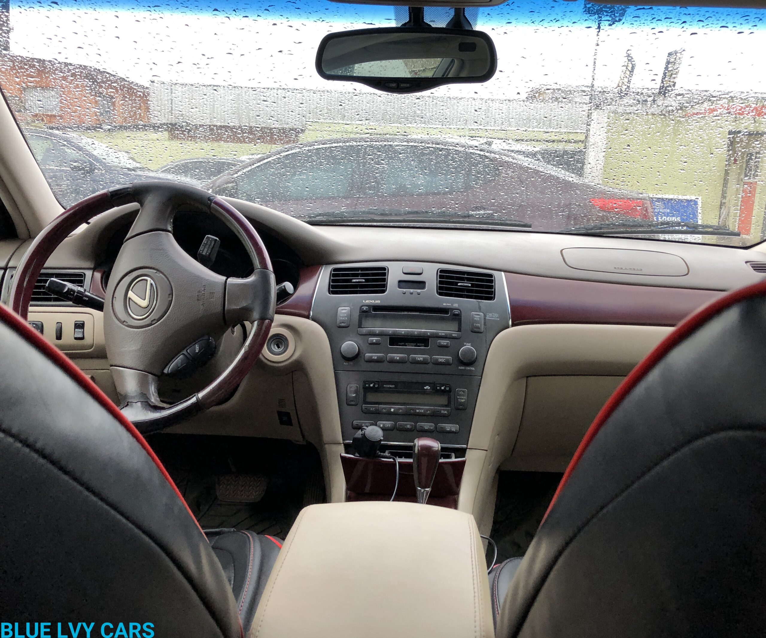 Lexus ES300 Nigeria used neat