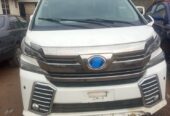 Toyota Vellfire 2023, Luxury White Pearl